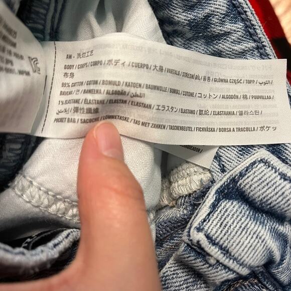 Hollister Ultra High-Rise Mom Shorts - Picture 4 of 5